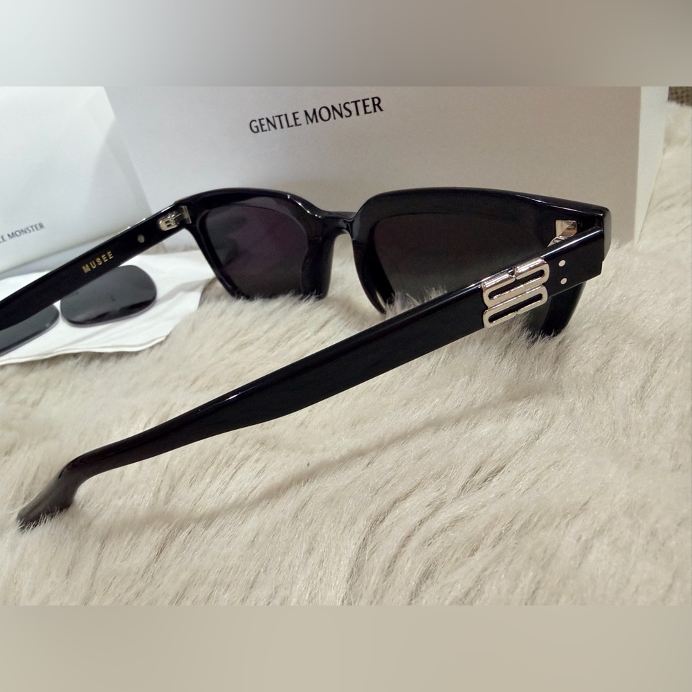 Gentle Monster - Musee Wayfarer Sunglasses - image 7